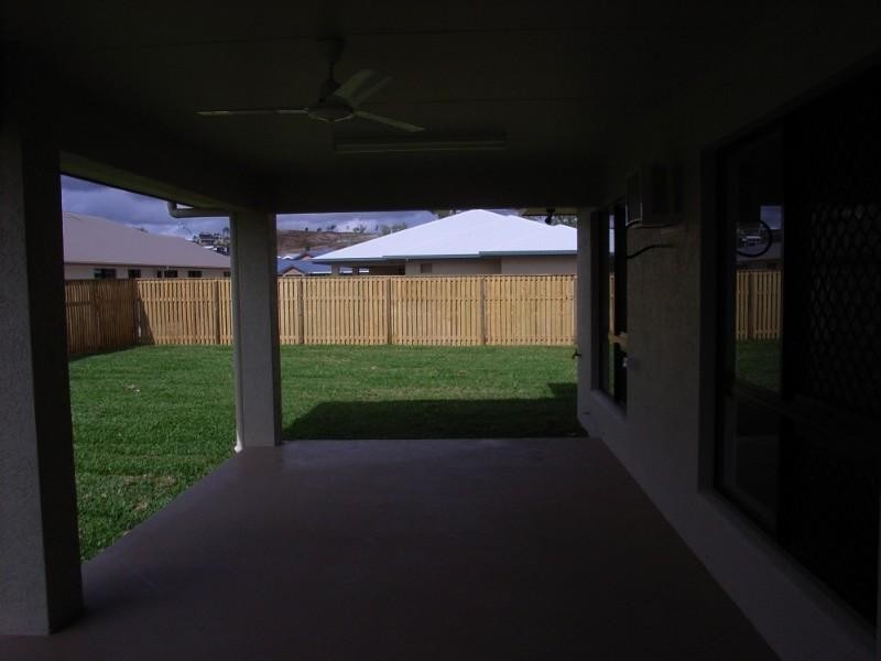 Bushland Beach QLD 4818