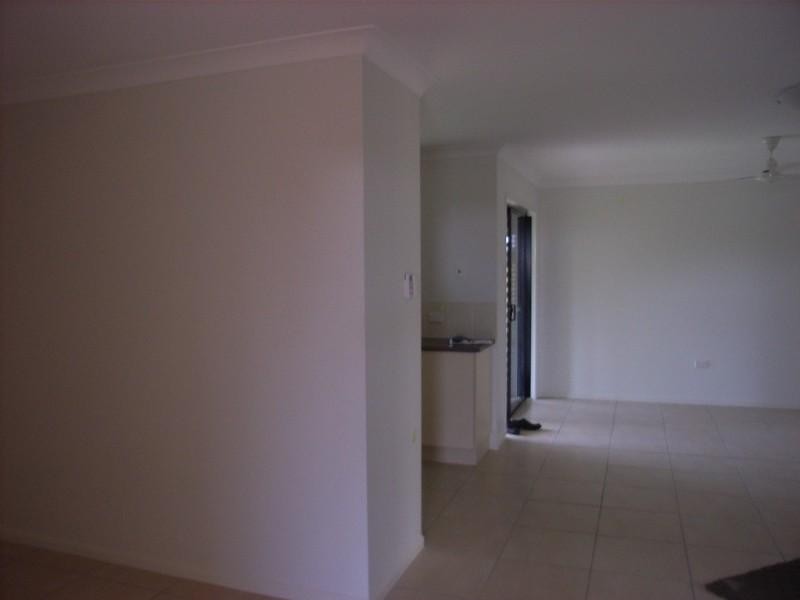 Bushland Beach QLD 4818