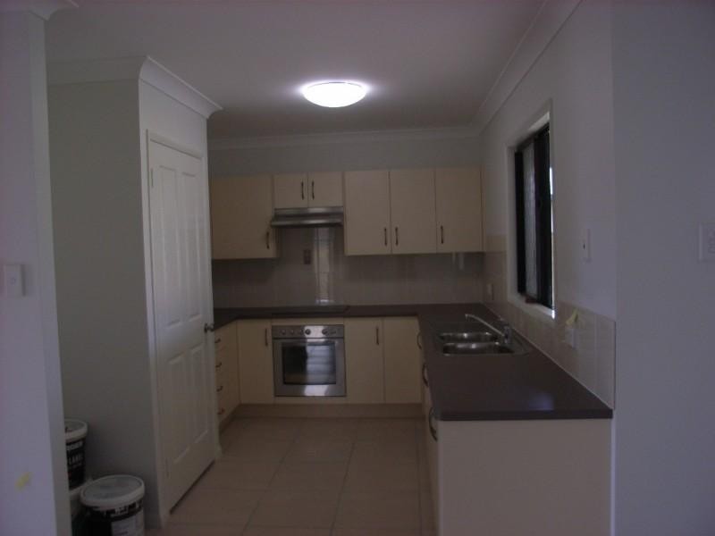 Bushland Beach QLD 4818