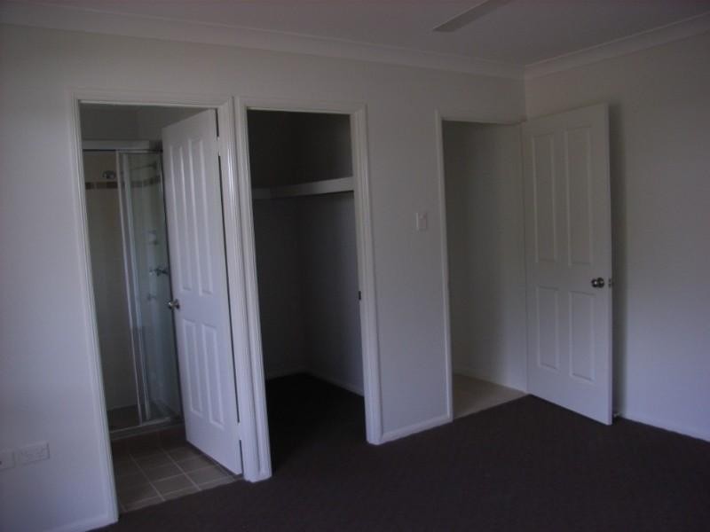 Bushland Beach QLD 4818