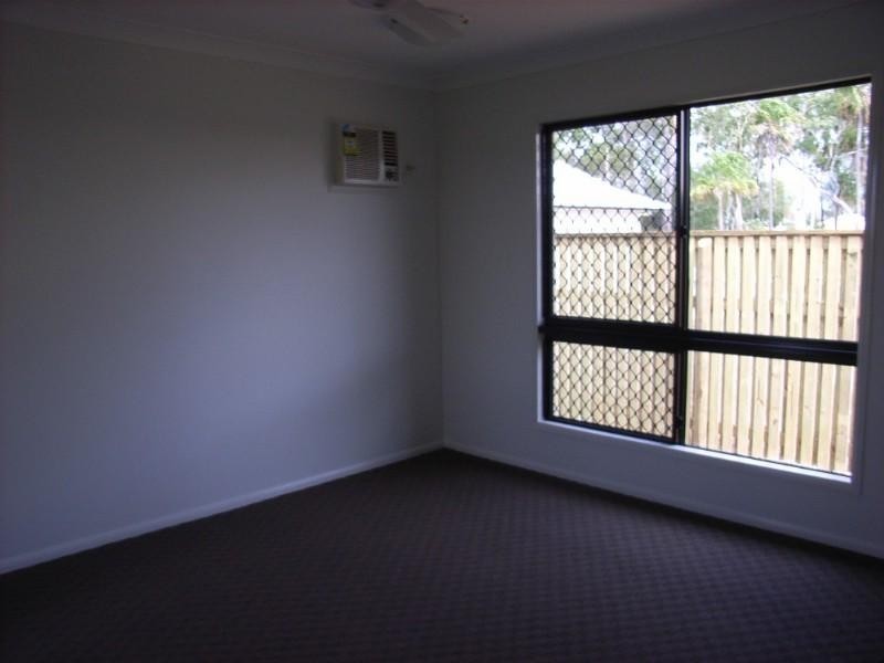 Bushland Beach QLD 4818