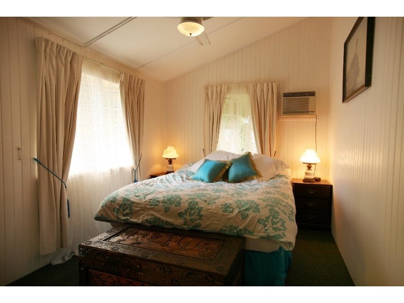 9 Church Street, West End QLD 4810