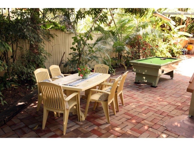 9 Church Street, West End QLD 4810