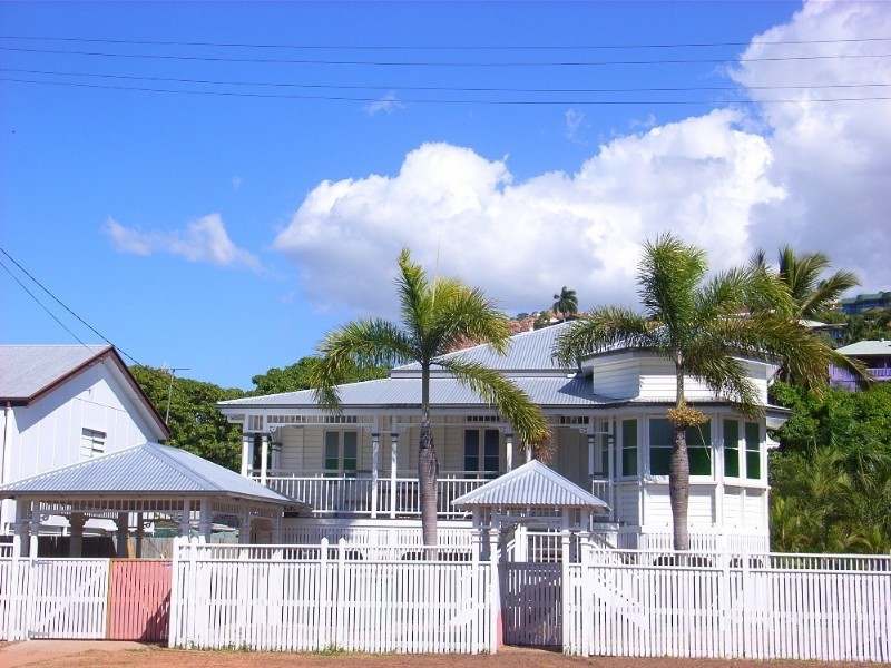 14 Primrose Street, North Ward QLD 4810