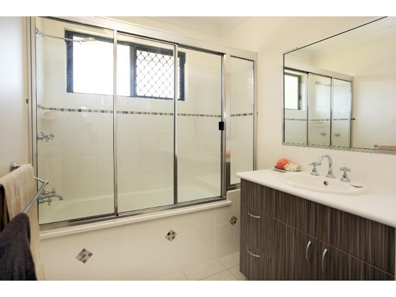 60 Kinnardy Street, Burdell QLD 4818