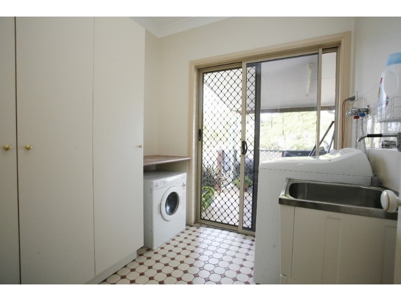 50 Flagstone Avenue, Rangewood QLD 4817