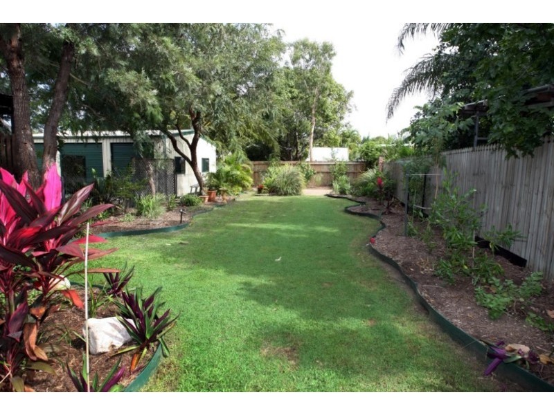 2 Townsville Street, West End QLD 4810