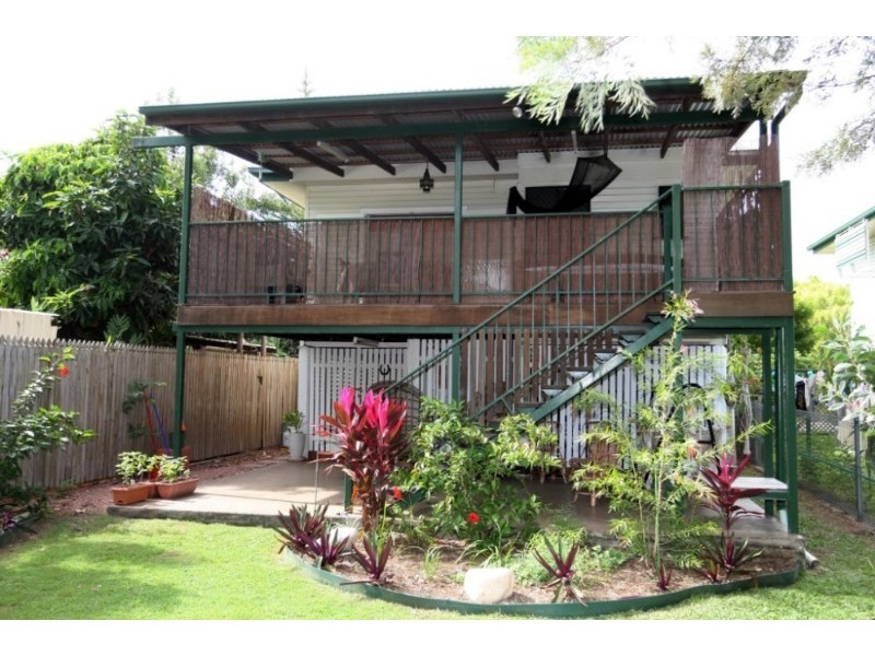 2 Townsville Street, West End QLD 4810