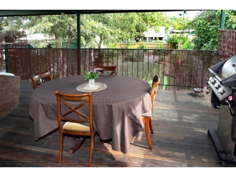 2 Townsville Street, West End QLD 4810