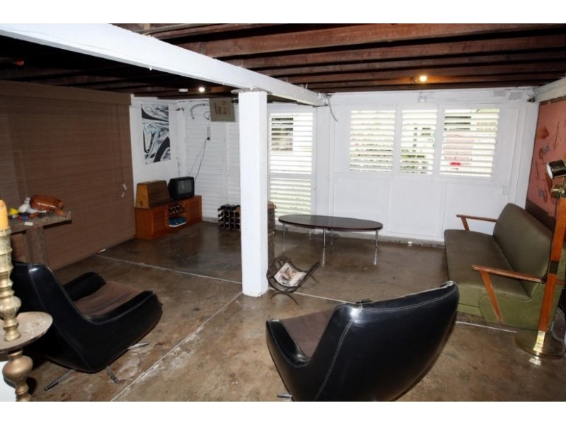 2 Townsville Street, West End QLD 4810