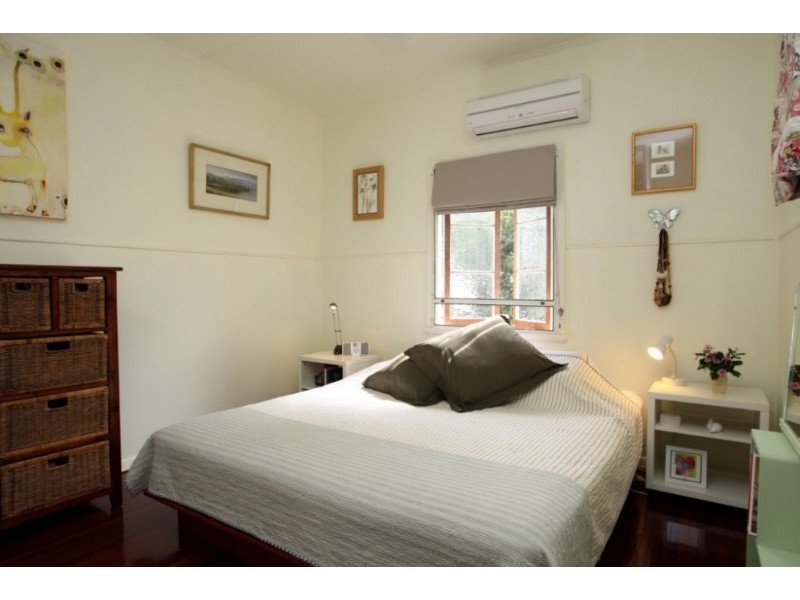 2 Townsville Street, West End QLD 4810