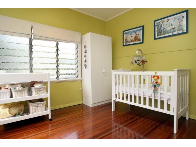 2 Townsville Street, West End QLD 4810