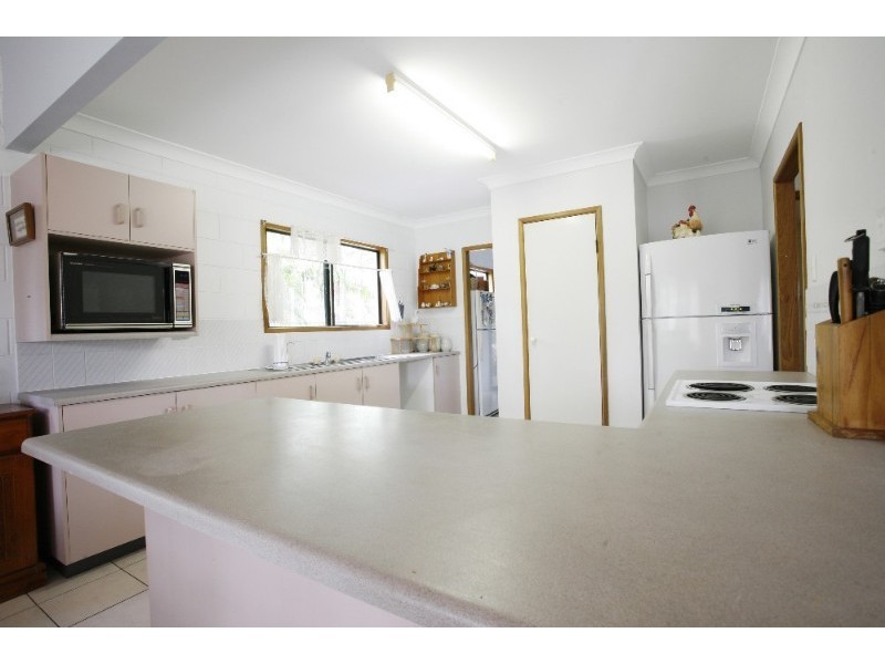 4 Vesterman Court, Bushland Beach QLD 4818