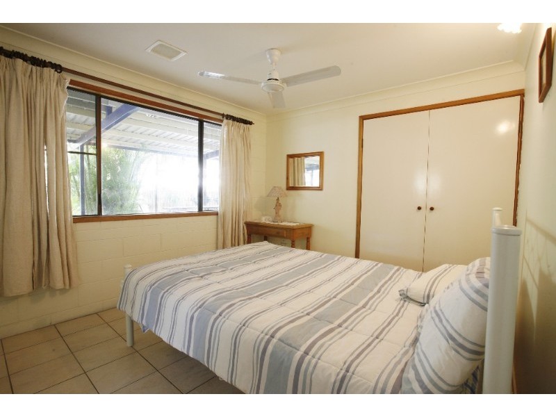 4 Vesterman Court, Bushland Beach QLD 4818