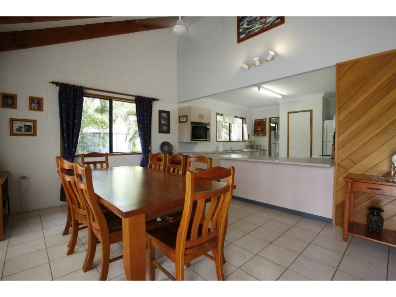 4 Vesterman Court, Bushland Beach QLD 4818