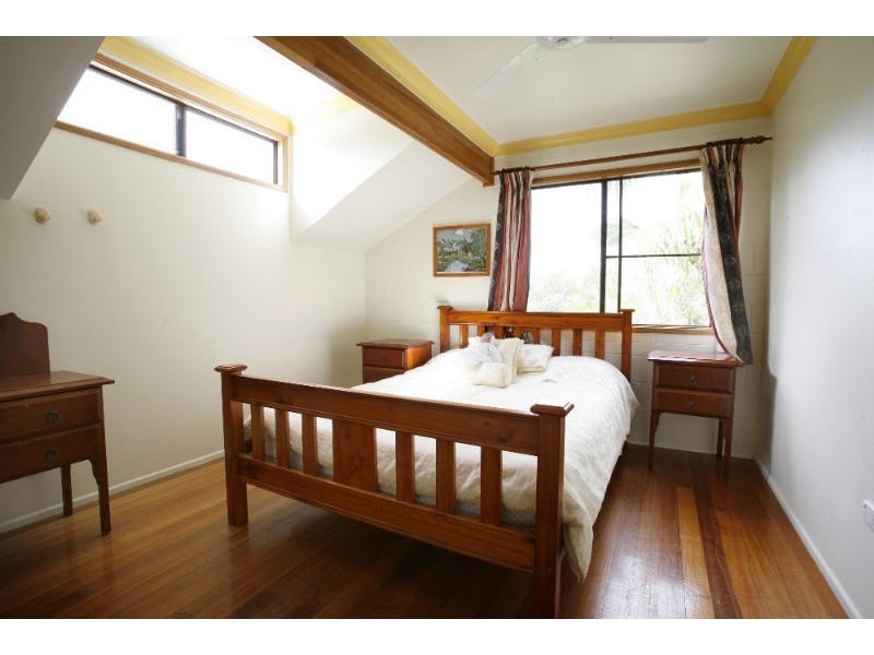 4 Vesterman Court, Bushland Beach QLD 4818