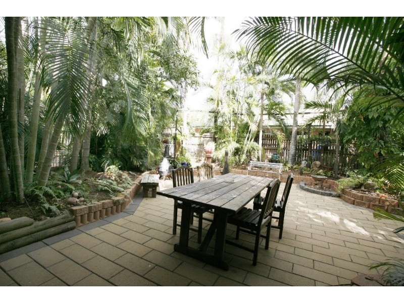 4 Vesterman Court, Bushland Beach QLD 4818