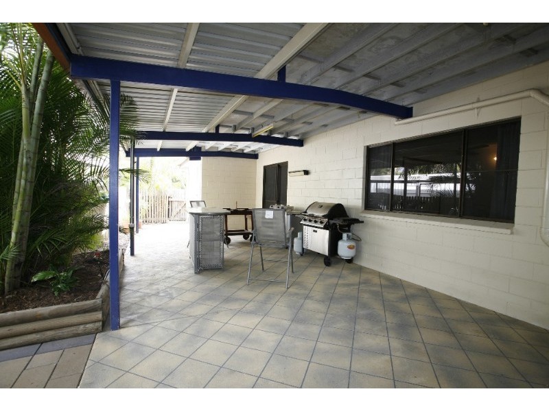 4 Vesterman Court, Bushland Beach QLD 4818