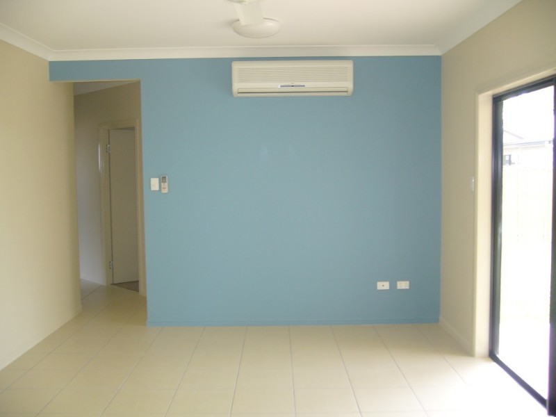 Bushland Beach QLD 4818