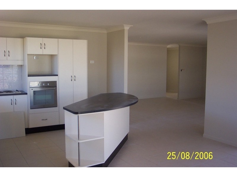 Bushland Beach QLD 4818