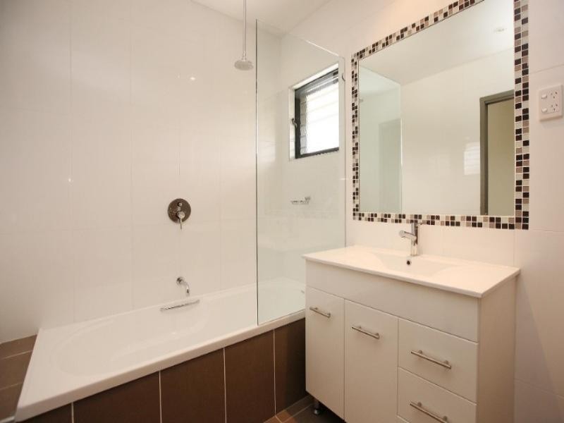 Bushland Beach QLD 4818