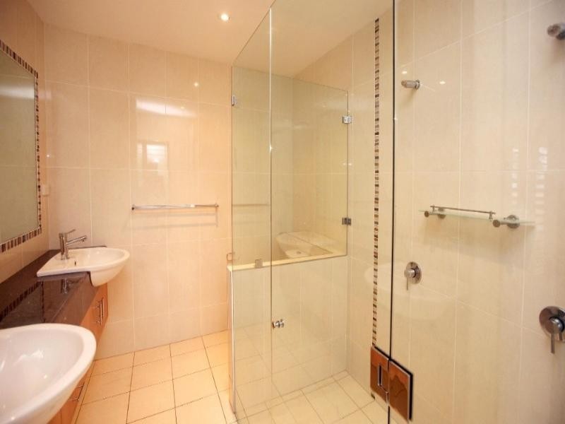 Bushland Beach QLD 4818