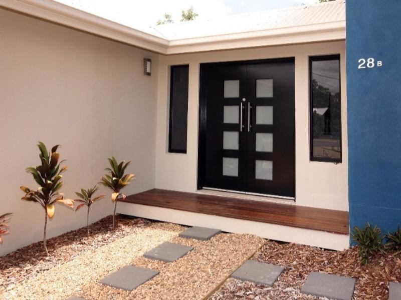 Bushland Beach QLD 4818