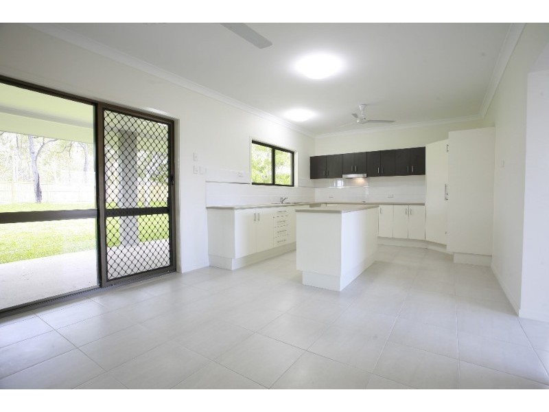 20 Parklands Drive, Mount Louisa QLD 4814