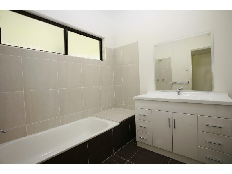 20 Parklands Drive, Mount Louisa QLD 4814