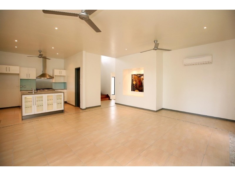 28B Jamaica Cresc, Bushland Beach QLD 4818