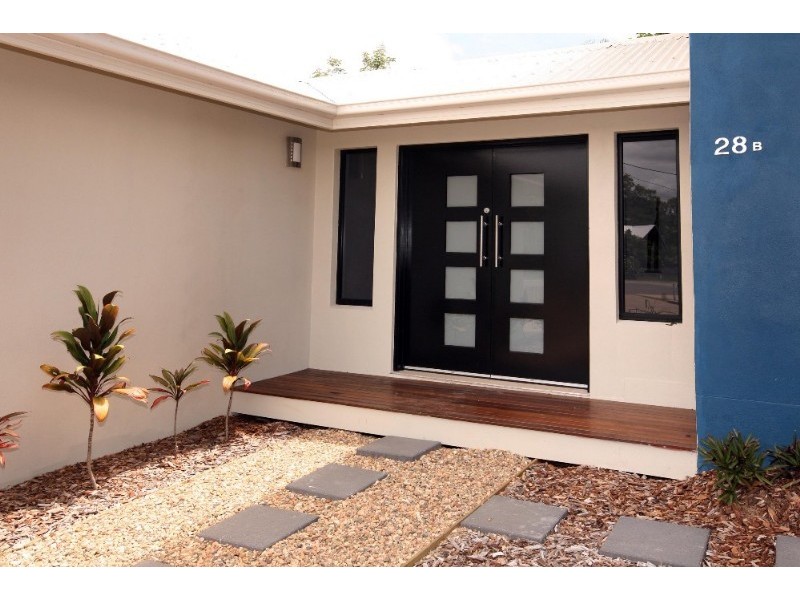 28B Jamaica Cresc, Bushland Beach QLD 4818