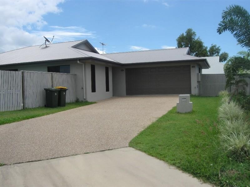 Bushland Beach QLD 4818