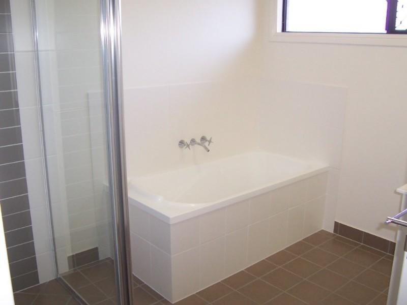 Bushland Beach QLD 4818