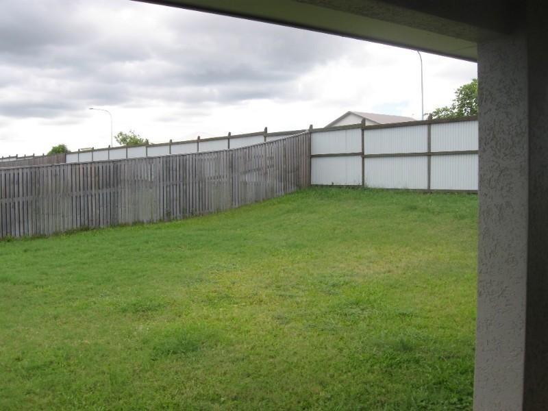 Bushland Beach QLD 4818