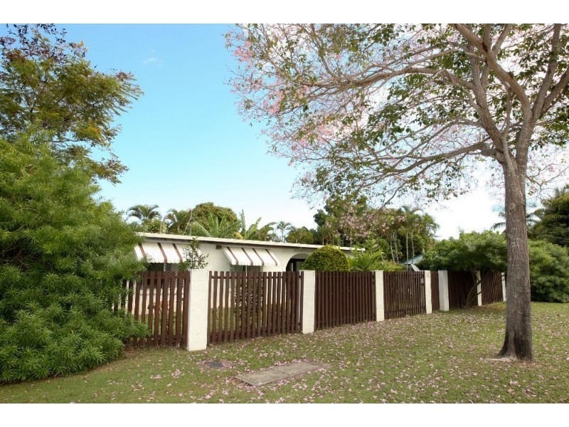 25 Hatchett Street, Cranbrook QLD 4814