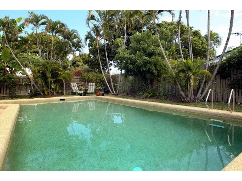 25 Hatchett Street, Cranbrook QLD 4814