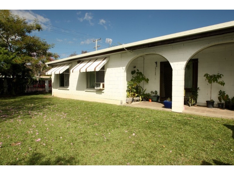 25 Hatchett Street, Cranbrook QLD 4814