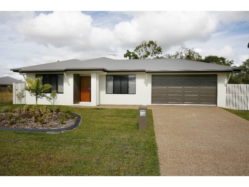 Bushland Beach QLD 4818