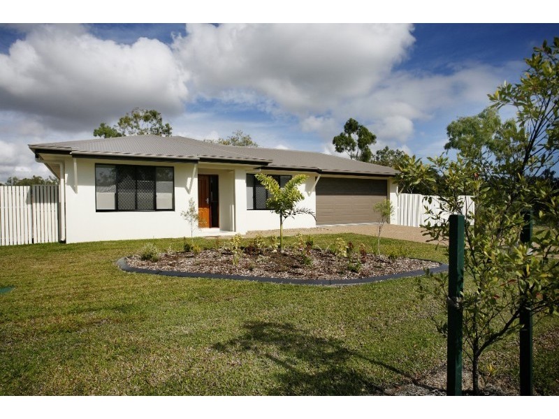 Bushland Beach QLD 4818