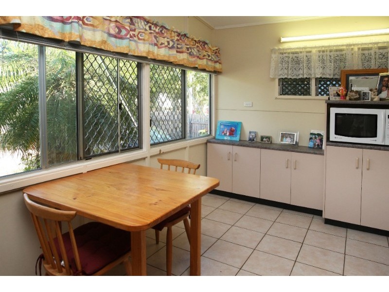 12 Fraser Avenue, Cranbrook QLD 4814