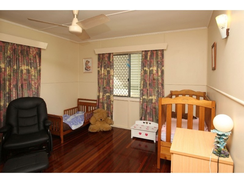 12 Fraser Avenue, Cranbrook QLD 4814