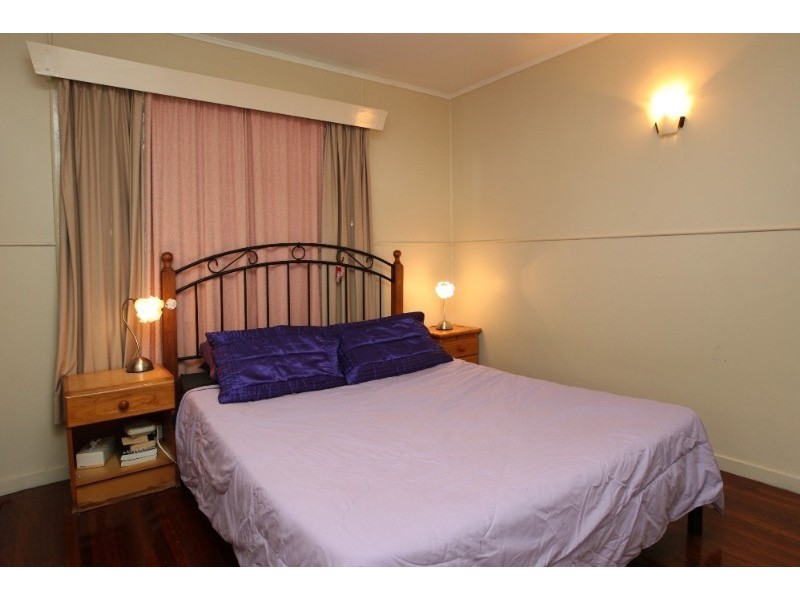 12 Fraser Avenue, Cranbrook QLD 4814