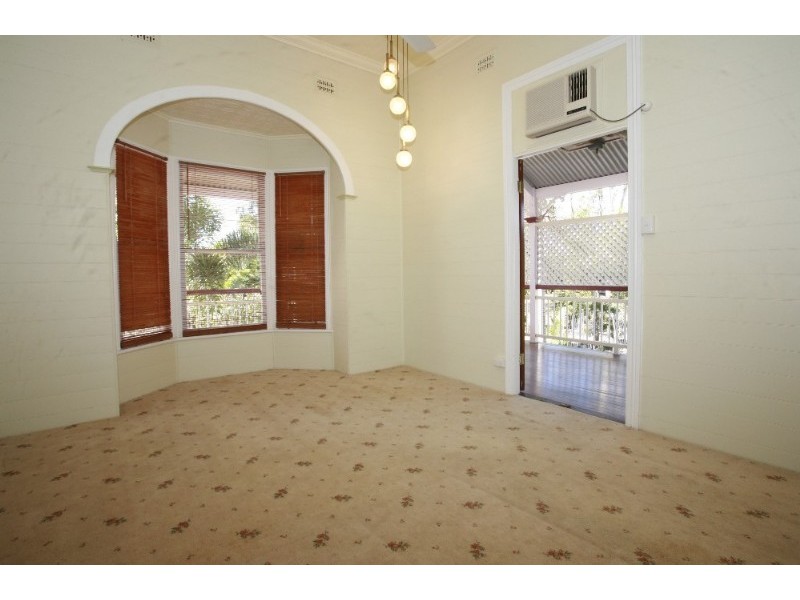 221 Kelso Drive, Kelso QLD 4815