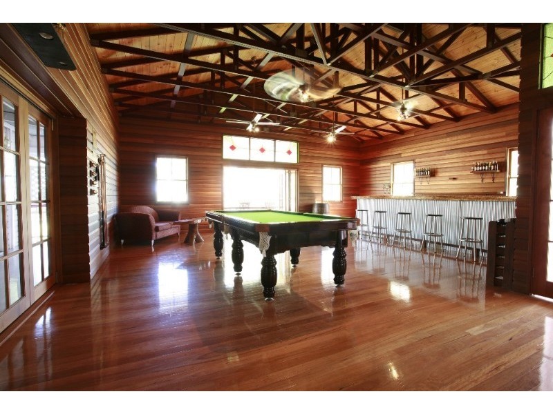 221 Kelso Drive, Kelso QLD 4815