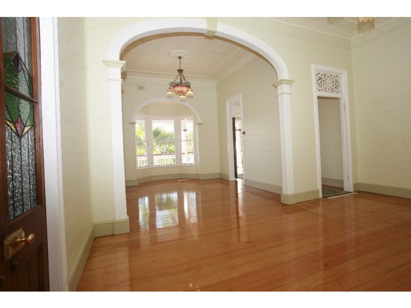 221 Kelso Drive, Kelso QLD 4815