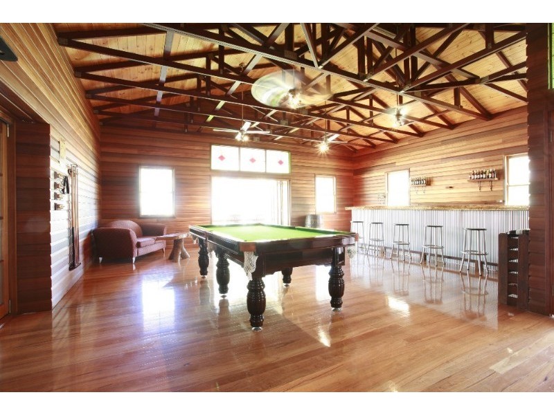 221 Kelso Drive, Kelso QLD 4815