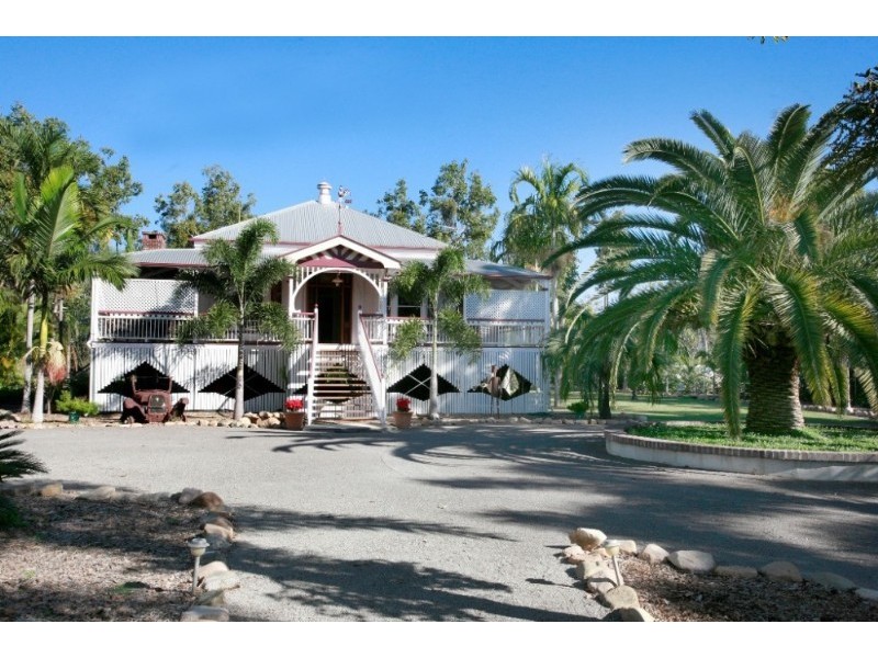 221 Kelso Drive, Kelso QLD 4815