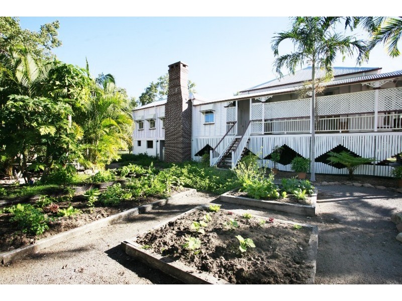 221 Kelso Drive, Kelso QLD 4815