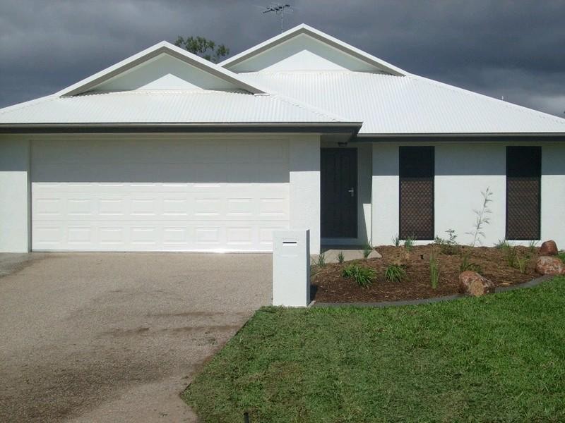 Bushland Beach QLD 4818