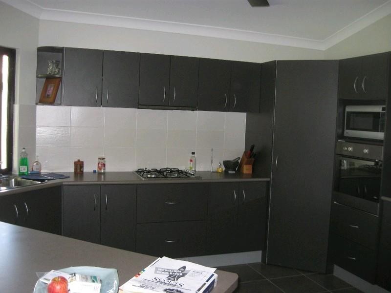 Bushland Beach QLD 4818